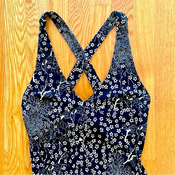 BCBG Black and White Floral Cross Back Midi Dress - Picture 4 of 8